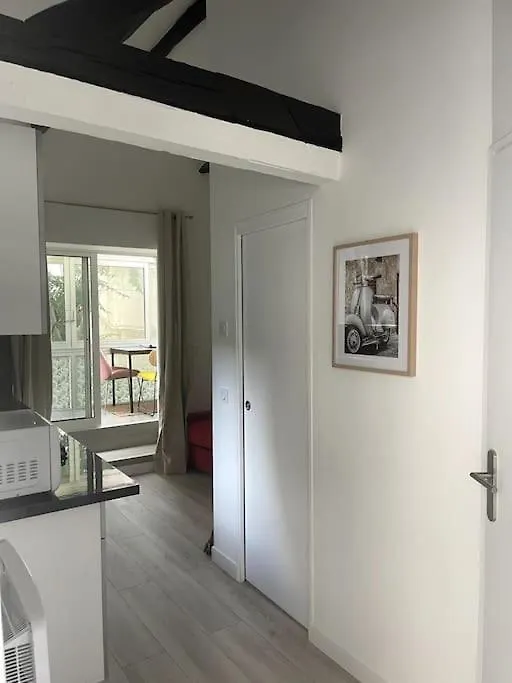Eiffel Tour - Cosy Daisy Apartment Paris 0*,